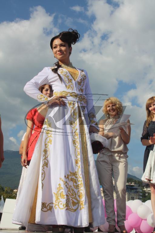 Ялта увидела яркий парад невест 